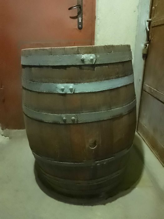 Продавам дъбови бурета 50л. и 100л.