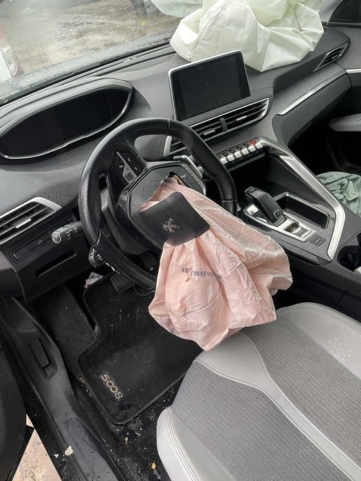 Пежо 5008 1,6HDI 2017