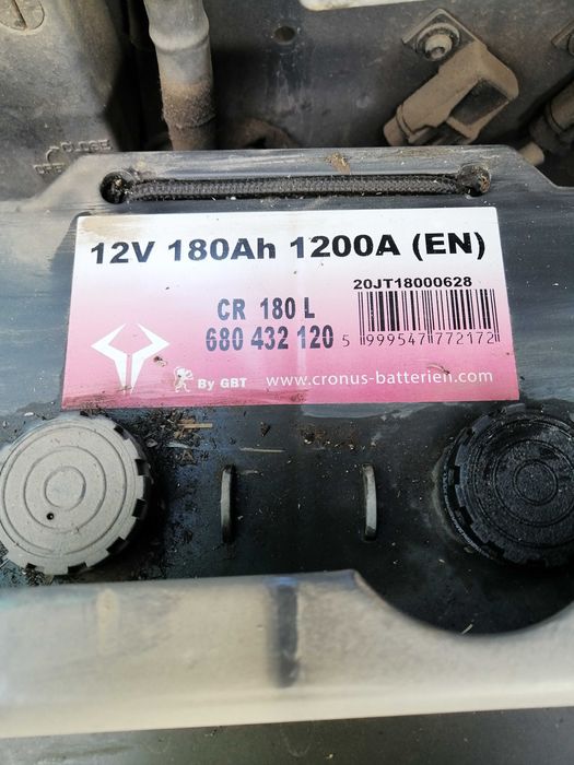 акумолатори 12v 180A 2БР.