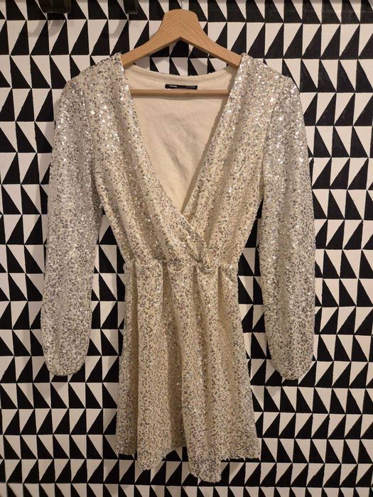 Rochie paiete [purtata o singura data] marime XS