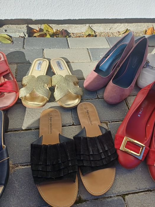 Vând încălțăminte damă noi/aproape noi