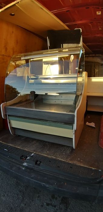 Хладилна витрина