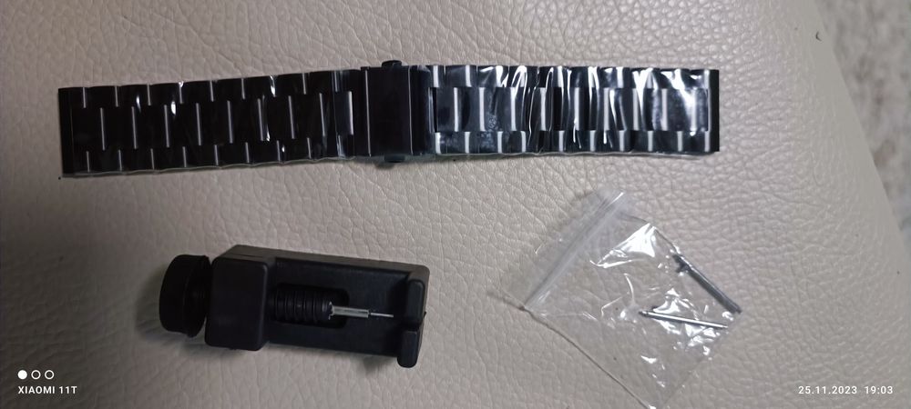 Curea metalică ceas