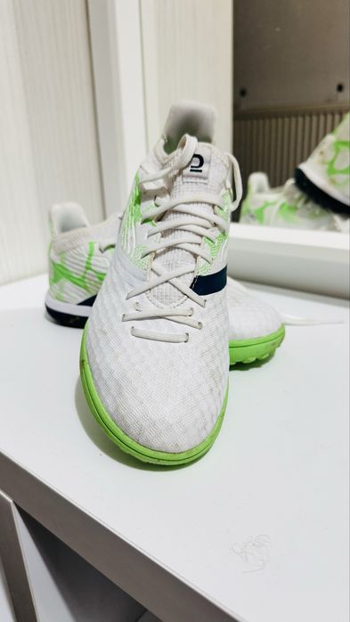 Kipsta- Ghete de fotbal Viralto teren sintetic Alb