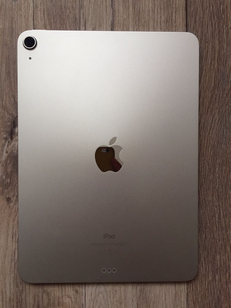 Планшет Apple iPad Air 2020 серебристый- 64 gb (215 000)