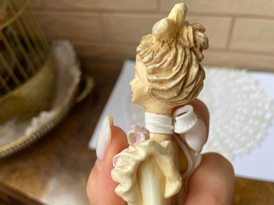 Красива порцеланова дама от Англия