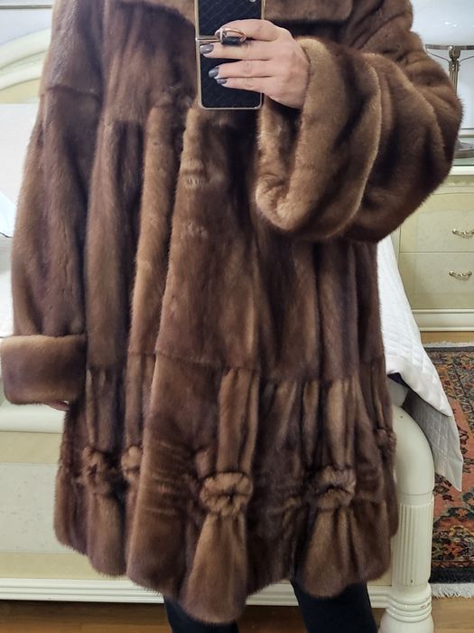 Vand haina de blana de vizon