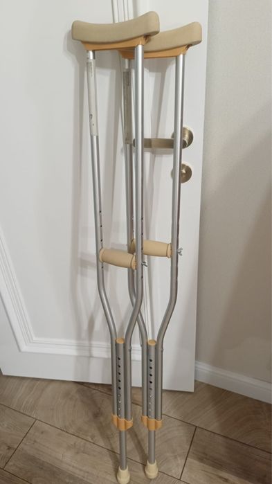 подмышечные костыли