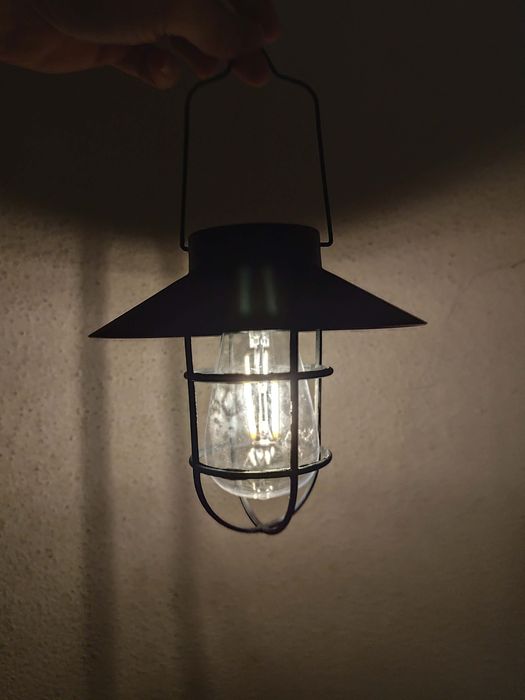 Градинска висяща лампа соларна