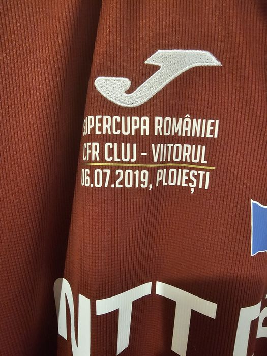 Tricou CFR Cluj purtat in supercupa și semnat