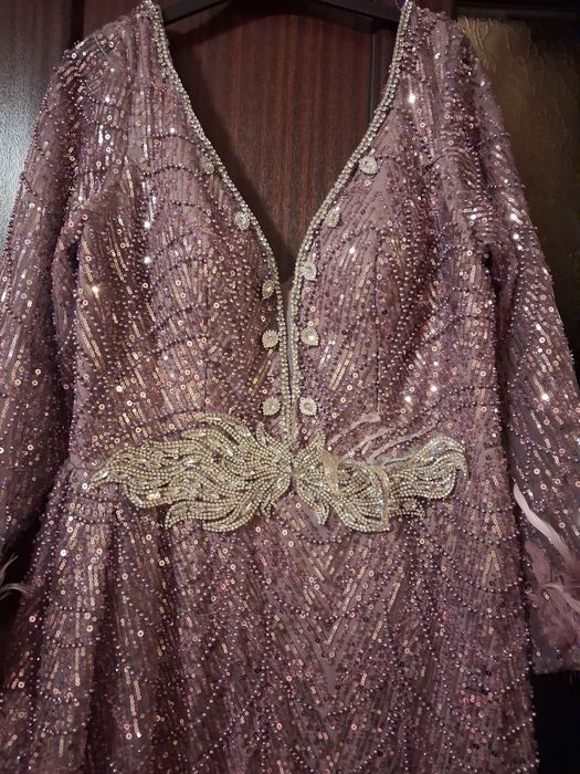 Rochie de ocazie pentru petrecere cu pietre pene