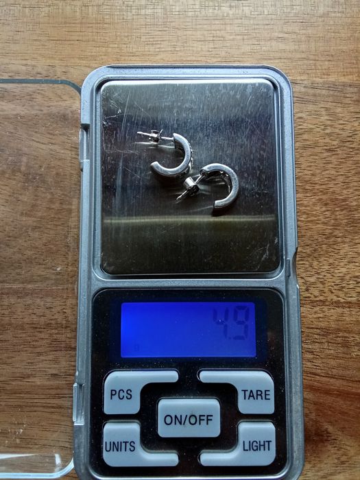 Продавам сребърни обеци