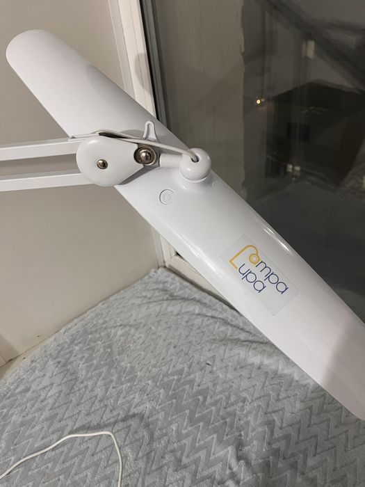 Лампа для бьюти-процедур