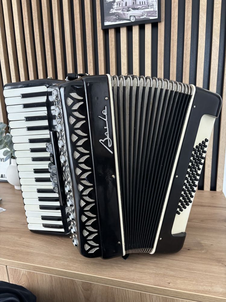 Acordeon Baile/Parrot cu 60 de basi