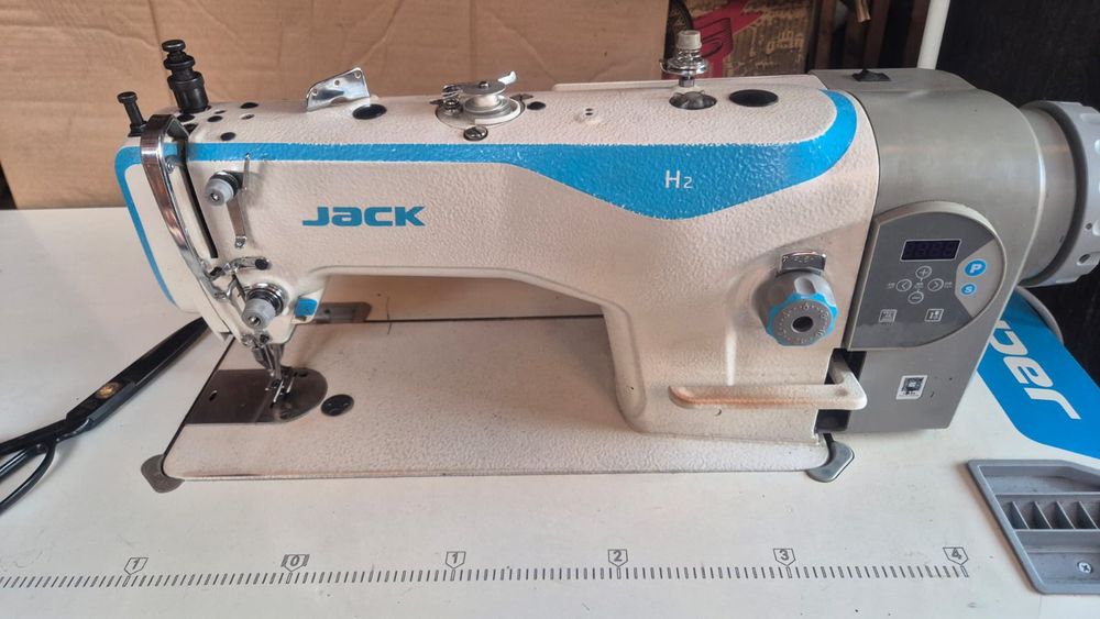 Продам швейная машинка шагайка Jack. H2