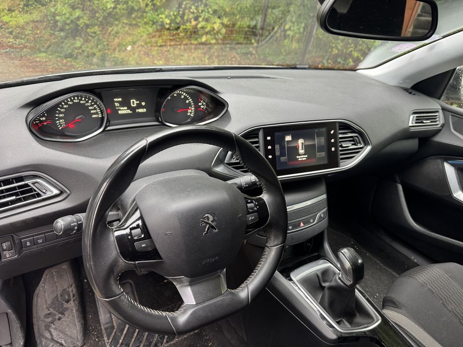 Peugeot 308 - 1.2 benzina - Euro 6 - an fabricatie 2015
