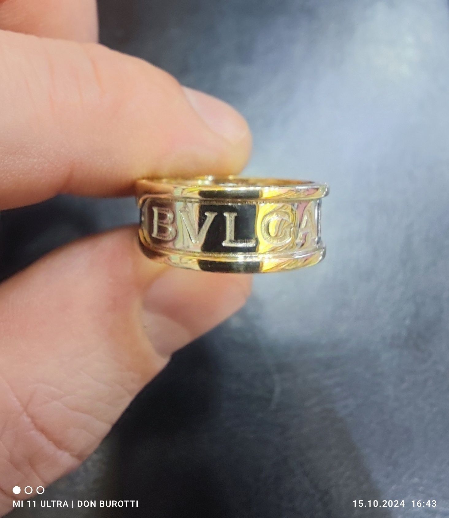 Женское золотое кольцо BVLGARI