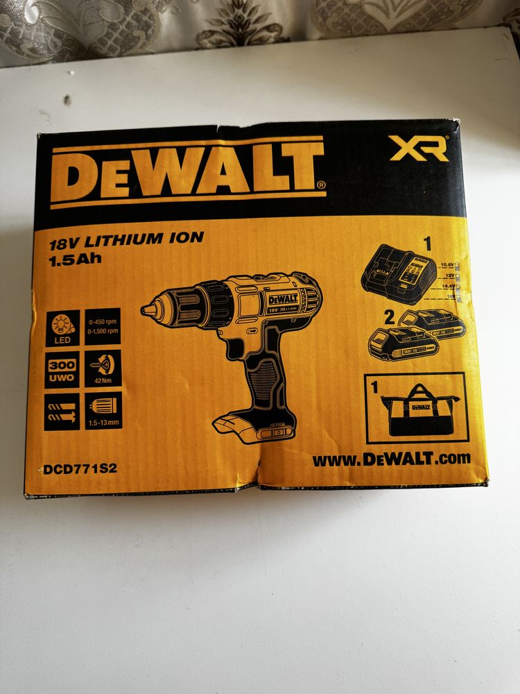 Bormașină DeWalt DCD771S2 18V XR, 2x 1.5Ah, Cuplu 42Nm