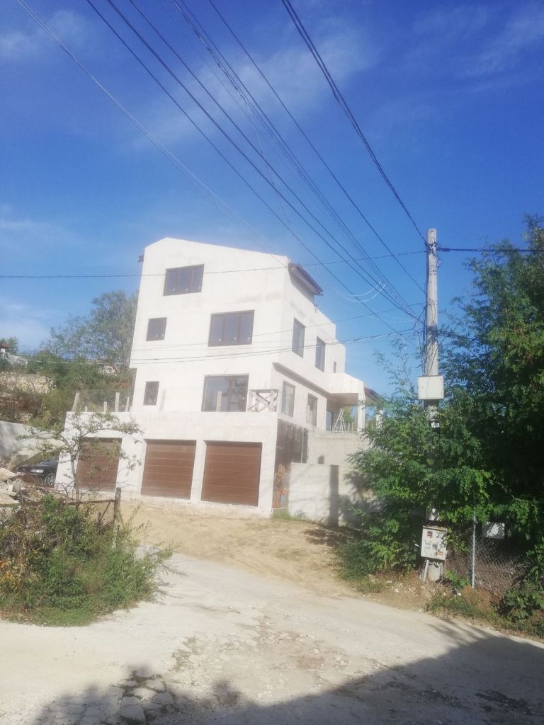 Продава се Къща в Варна, м-т Кочмар - 419 кв.м за 1074 €/кв.м - Снимка #4