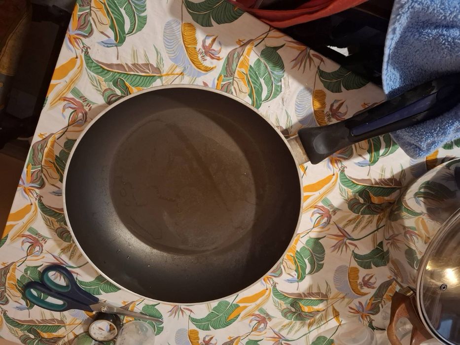 Тиган, касерола с капак и тенджери