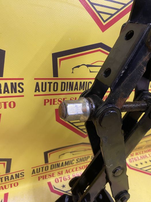 Cric auto OE  Renault Kangoo I 2003-2008