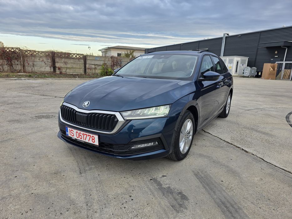 Skoda Octavia. Virtual Cockpit-bord,Camera marsarier,2022.