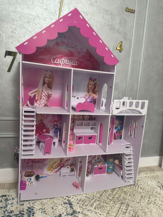 Домик для куклы в отличном состоянии!!