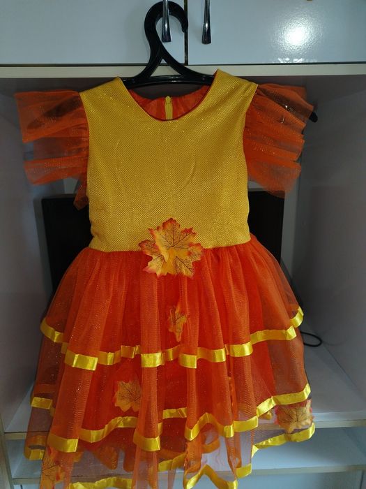 Продам, детское платье на осенний бал