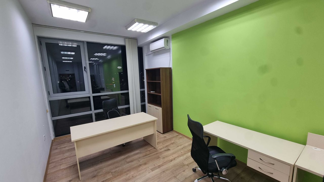 Дава се под наем Офис в Пловдив, Тракия - 28 кв.м за 183.6 € - Снимка #1