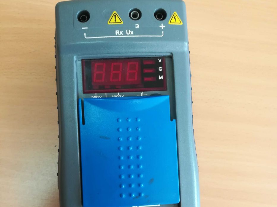 Мегаометр Е6-24 .