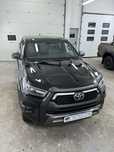 Toyota Hilux Invincible 2.8d 48V Mild Hybrid Accesorii incluse in pret