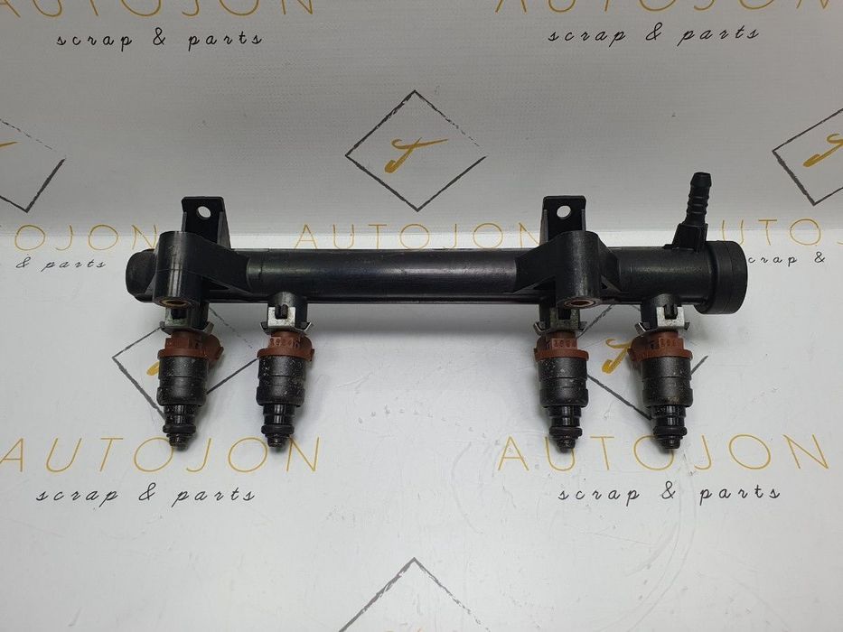 Rampa cu injectoare SKODA FABIA Saloon (6Y3) [ 1999 - 2007 ] 1.4 (AME, AQW, ATZ) 50KW|68HP OEM 047906031C 047133321J