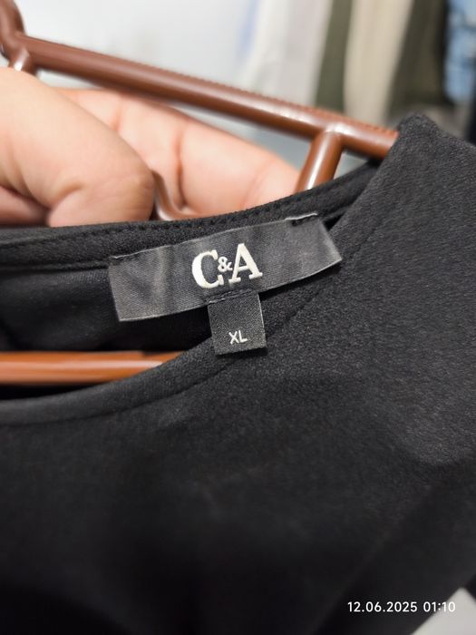 Vând rochie neagra mărimea XL