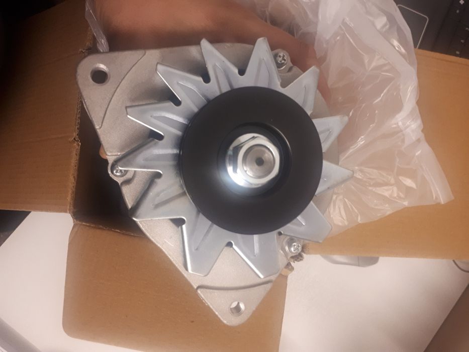 Electromotor sau alternator nou pentru utilaje marca BENATI