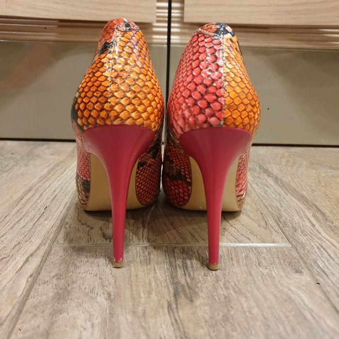 Дамски елегантни обувки на ток Roberto размер 36