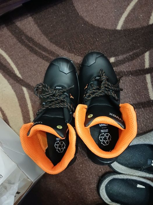 Работни обувки UVEX