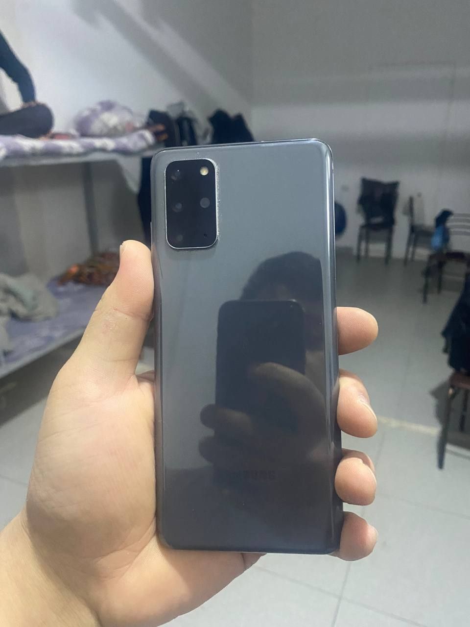 S20+5G 256 ga  12 ram  XOLATI IDEAL