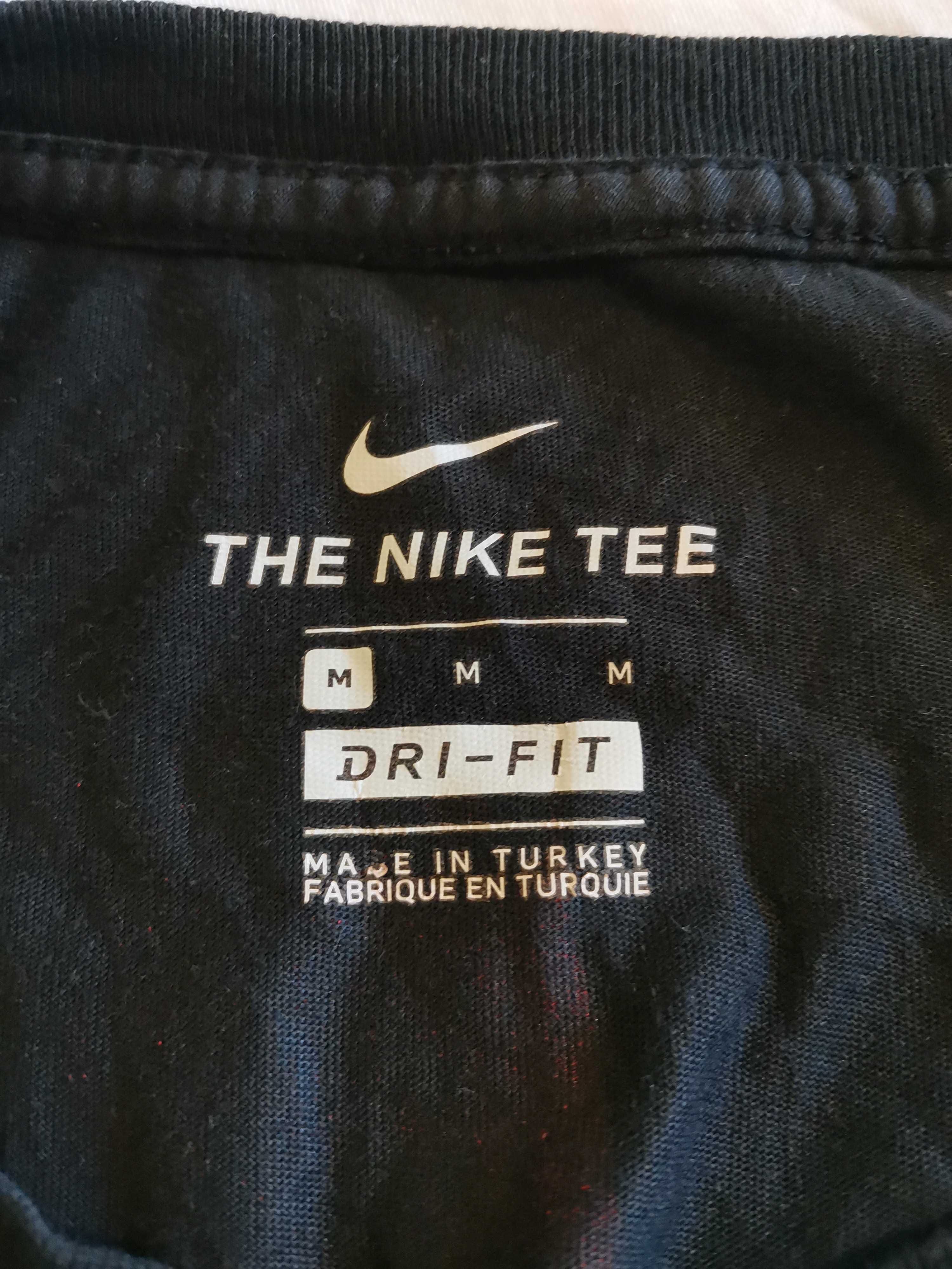 Nike Pro Combat Hypercool Fitted.          Nike Swoosh Tour Center.