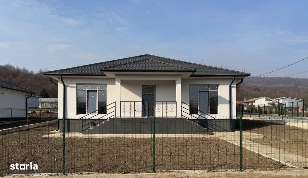 Casă de vânzare ( Mihaesti )