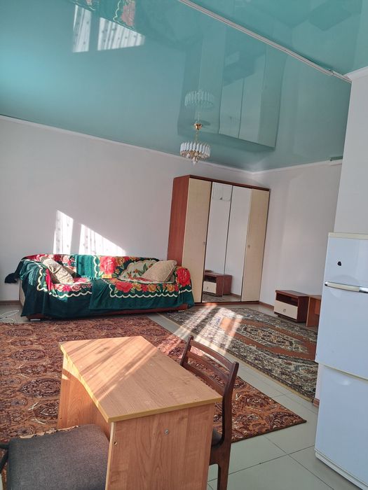 Сдам на длительный срок однокомнатный (кухня-студия) домик.