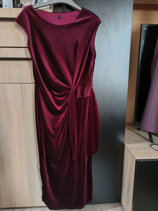 Vînd rochie din catifea