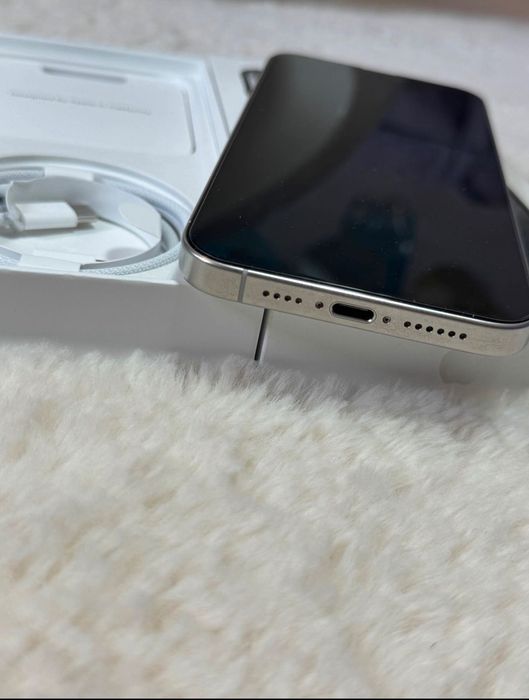 iPhone 15 Pro Max 256gb sau schimb cu Samsung S24 Ultra .