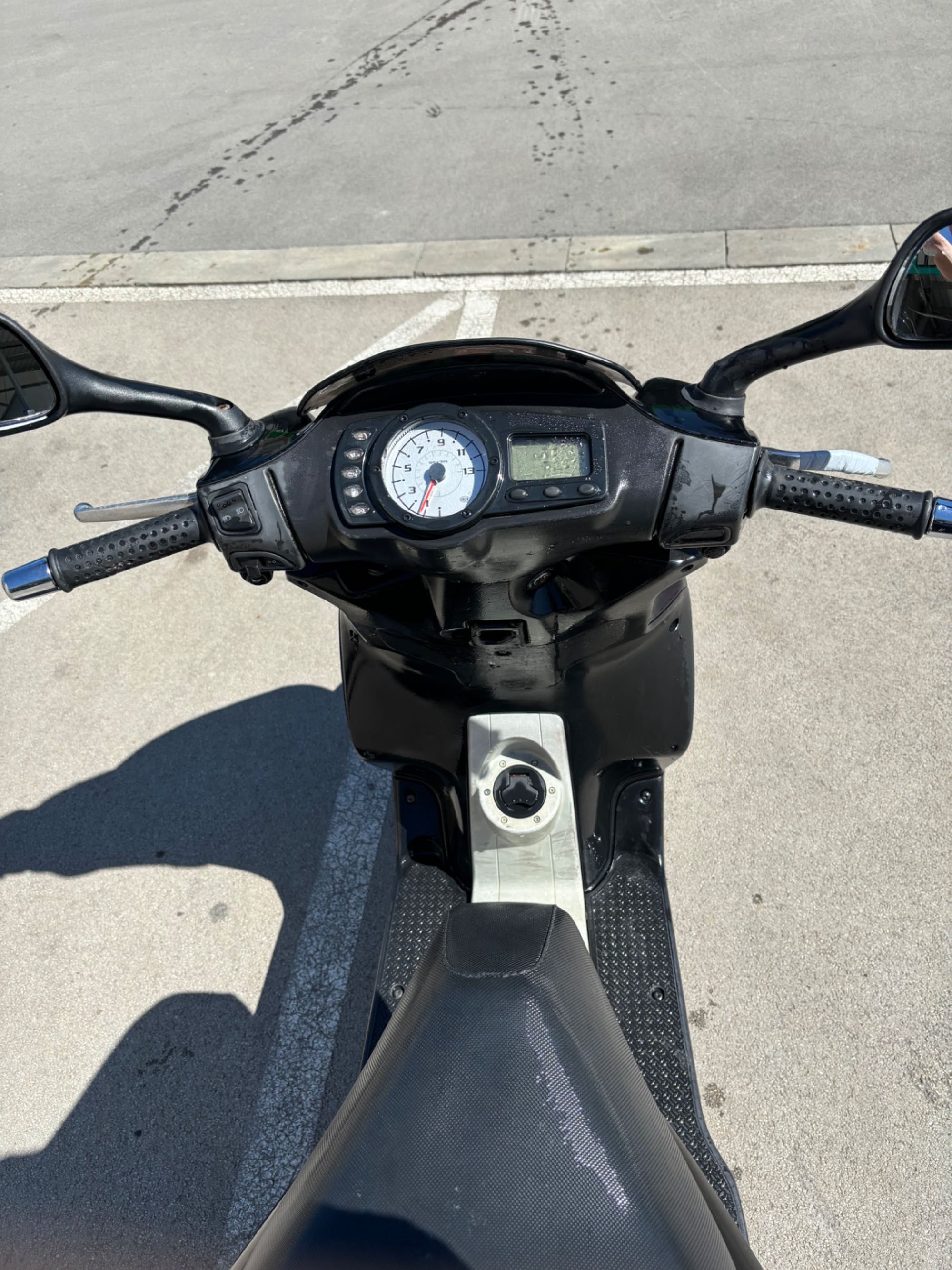 Продавам Piaggio NRG!