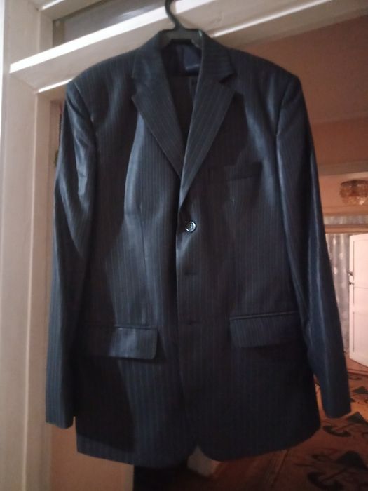 Продам мужской костюм