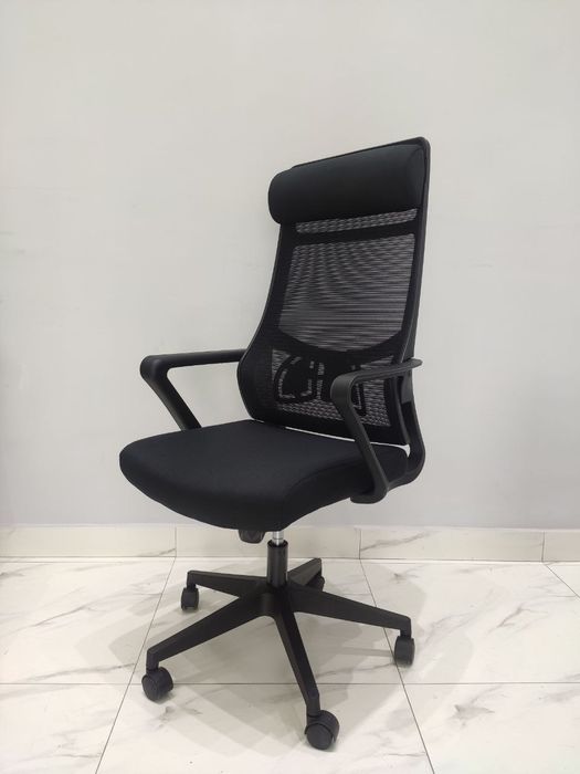 Офисное кресло для руководителя модель беко,beco