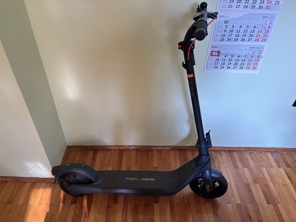 Продавам електрическа тротинетка Segway-Ninebot E2 Pro
