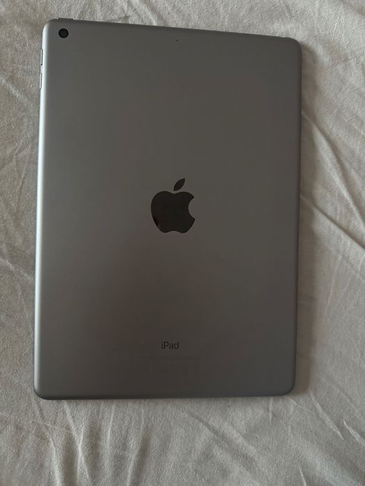 IPad 5 (2017)-32 GB,WI FI,stare excelentă