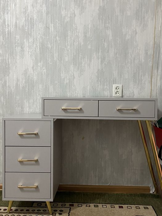 Туалетный столик сатылады 1ай болган алынганына новый Куйынде тур таза