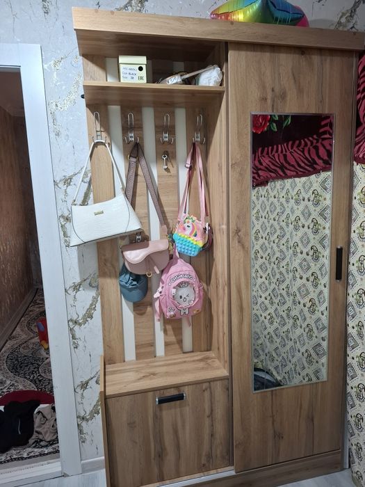 Prixojiniy mebel sotiladi