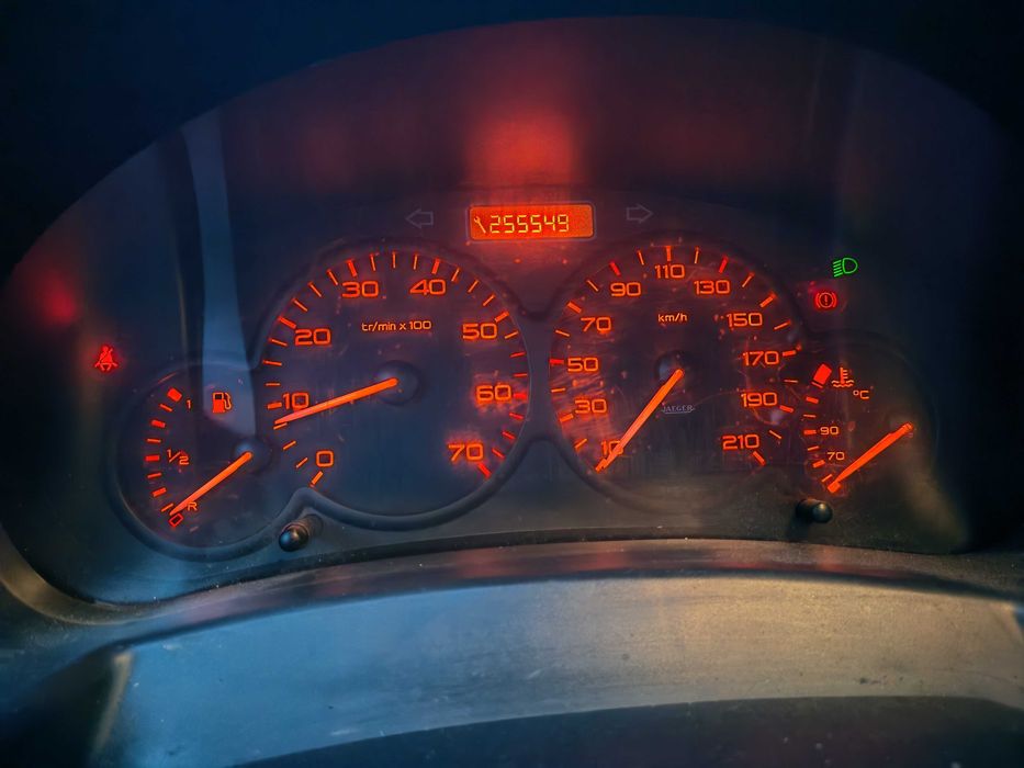 Vând Peugeot partener 2011